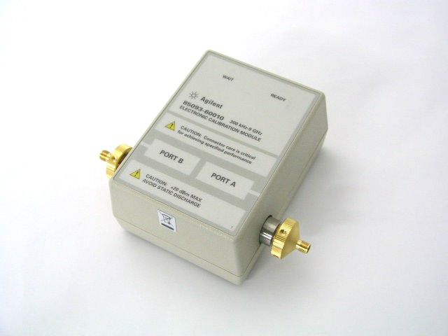 RF電子校正（Ecal）モジュール、300 kHz～9 GHz 85093C